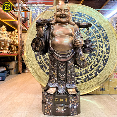 Tượng Phật Di Lặc Đứng Gánh Tiền Bằng Đồng Khảm Vàng Bạc Cao 72cm - TDL009