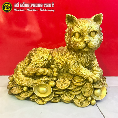 Tượng Mèo Nằm Trên Tiền Bằng Đồng Cao 24cm - TMPT773