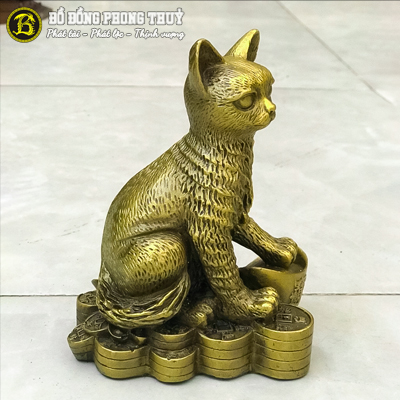 Tượng Mèo Ngồi Trên Tiền Bằng Đồng Cao 16cm - TMPT772