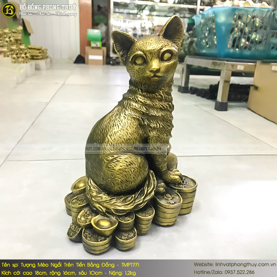 tượng mèo ngồi trên tiền bằng đồng cao 18cm
